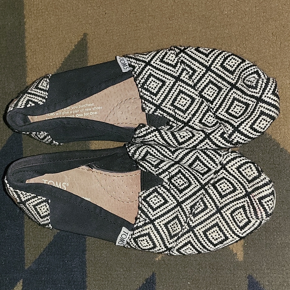Size 7 Toms